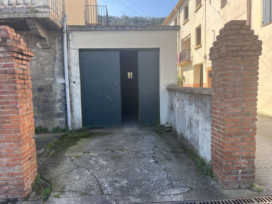 Appartement à REYNES