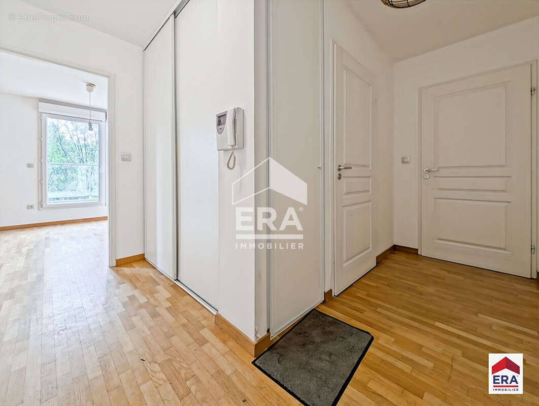 Appartement - 67 m² -  Terrasse - place de parking sécurisée - Wasquehal Centre - photo 4