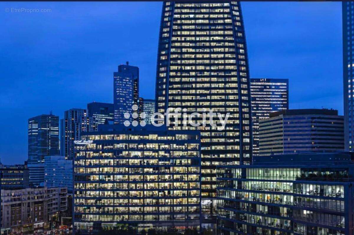 Appartement à COURBEVOIE