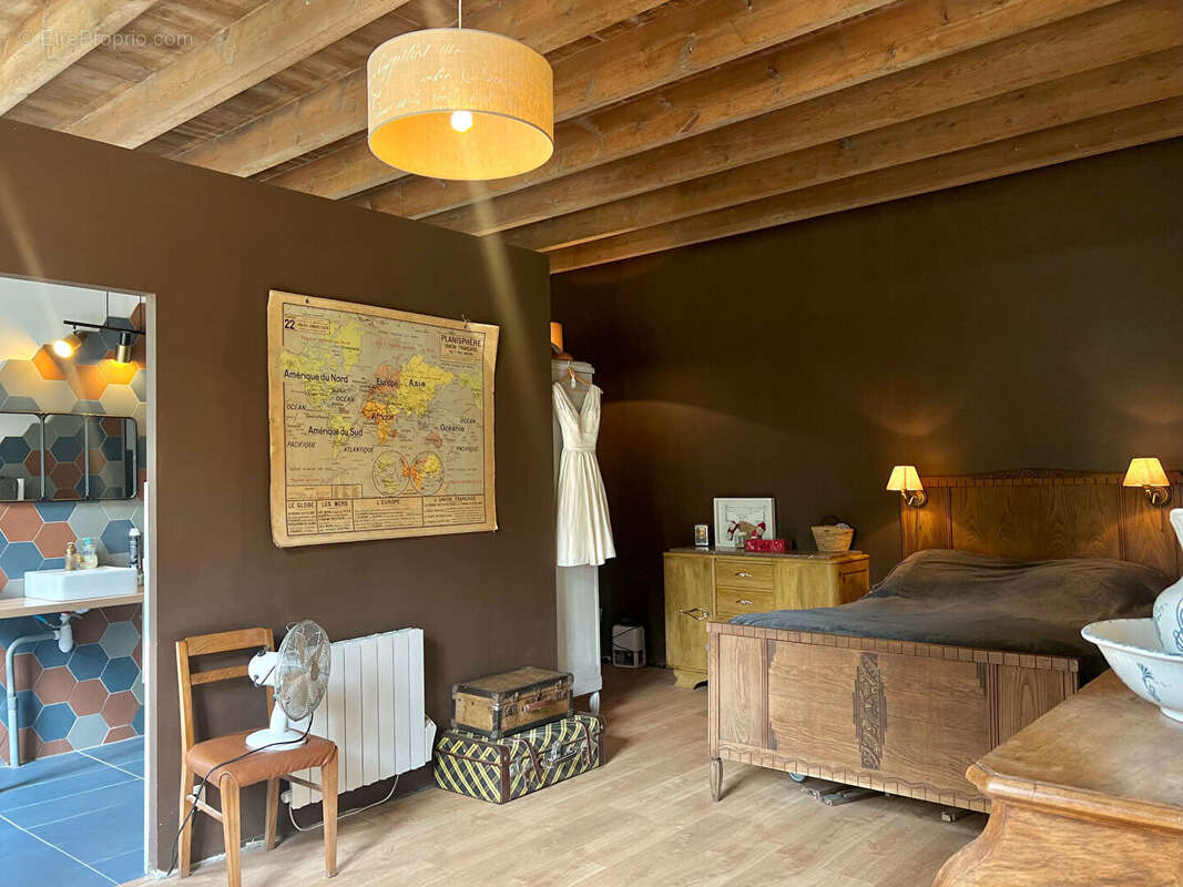 Grande maison familiale en pierre - photo 10