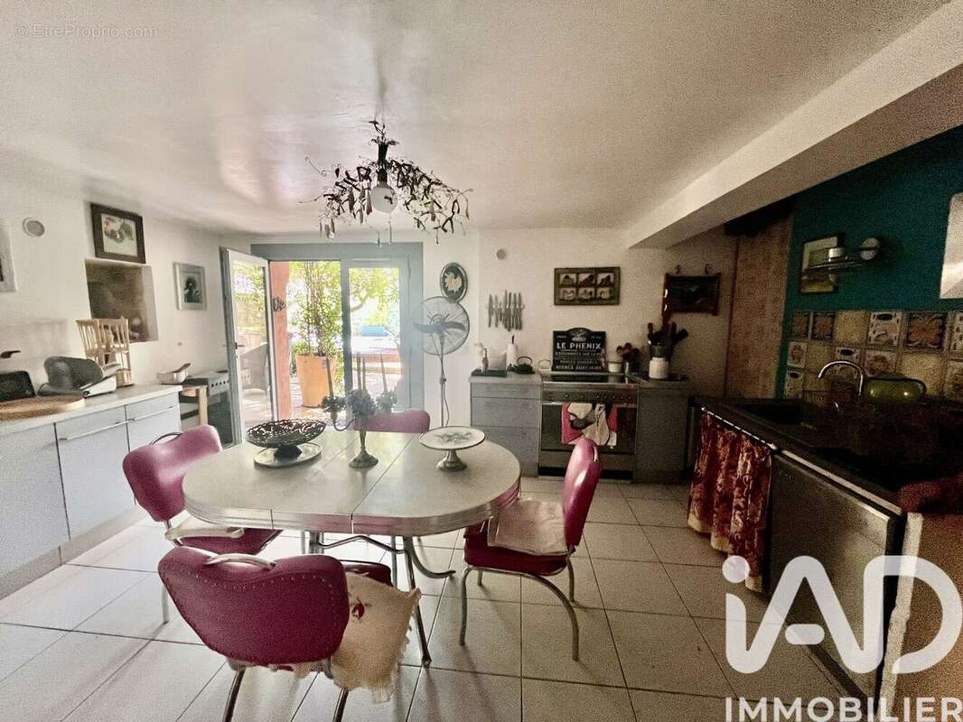 Maison 226 m² à Sanilhac-Sagries  - photo 5