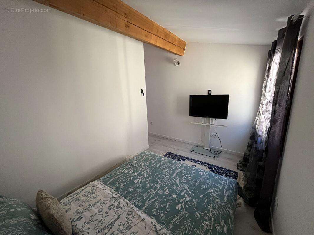 Appartement à COTIGNAC