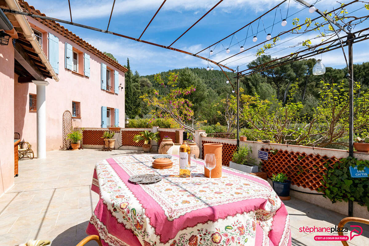 Maison à CUGES-LES-PINS