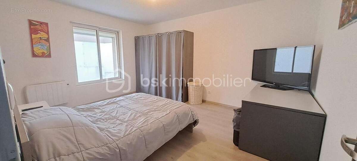 Appartement à UCHAUD