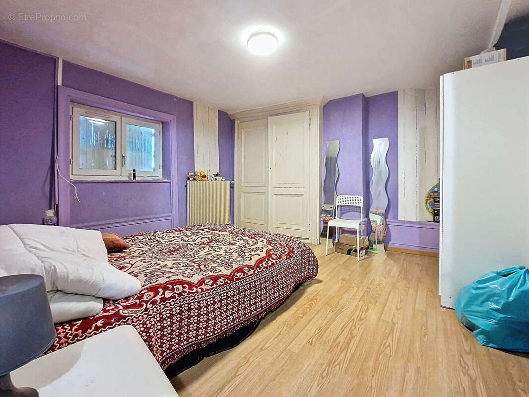 Maison à SURY-LE-COMTAL