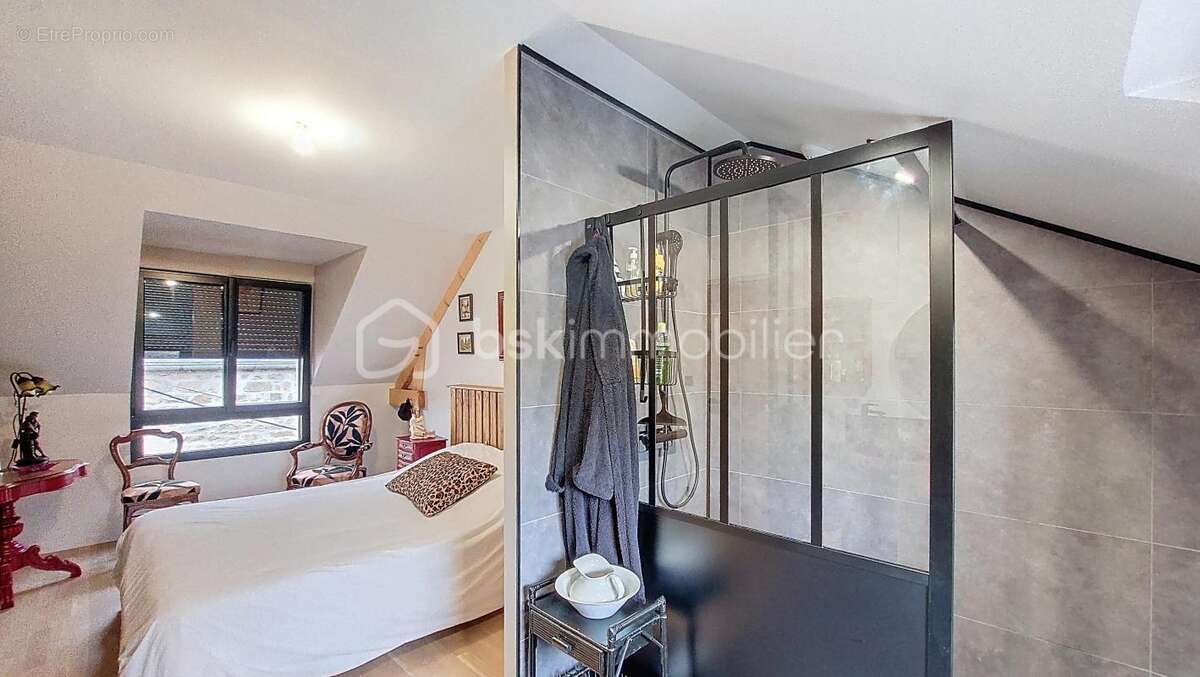 Maison à SAINT-VAAST-LA-HOUGUE