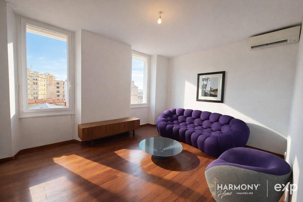 Appartement à MARSEILLE-1E