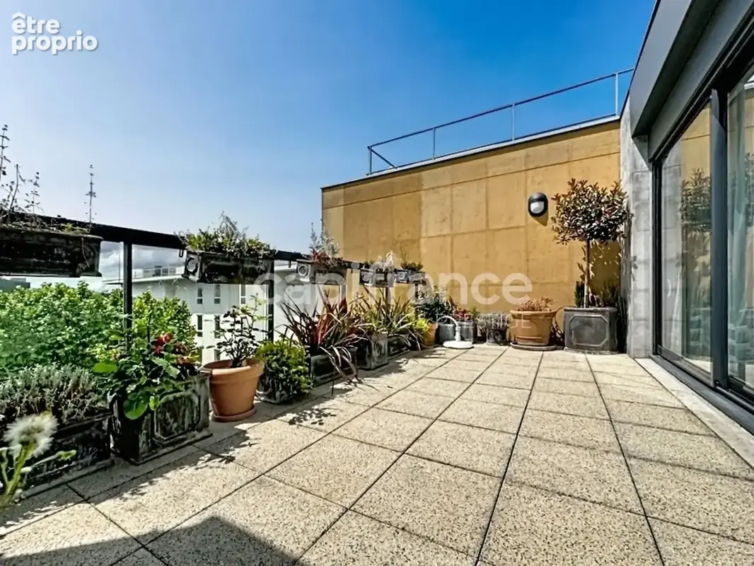 Magnifique Duplex 3 chambres 137 m2 avec terrasse - Bercy village - photo 13
