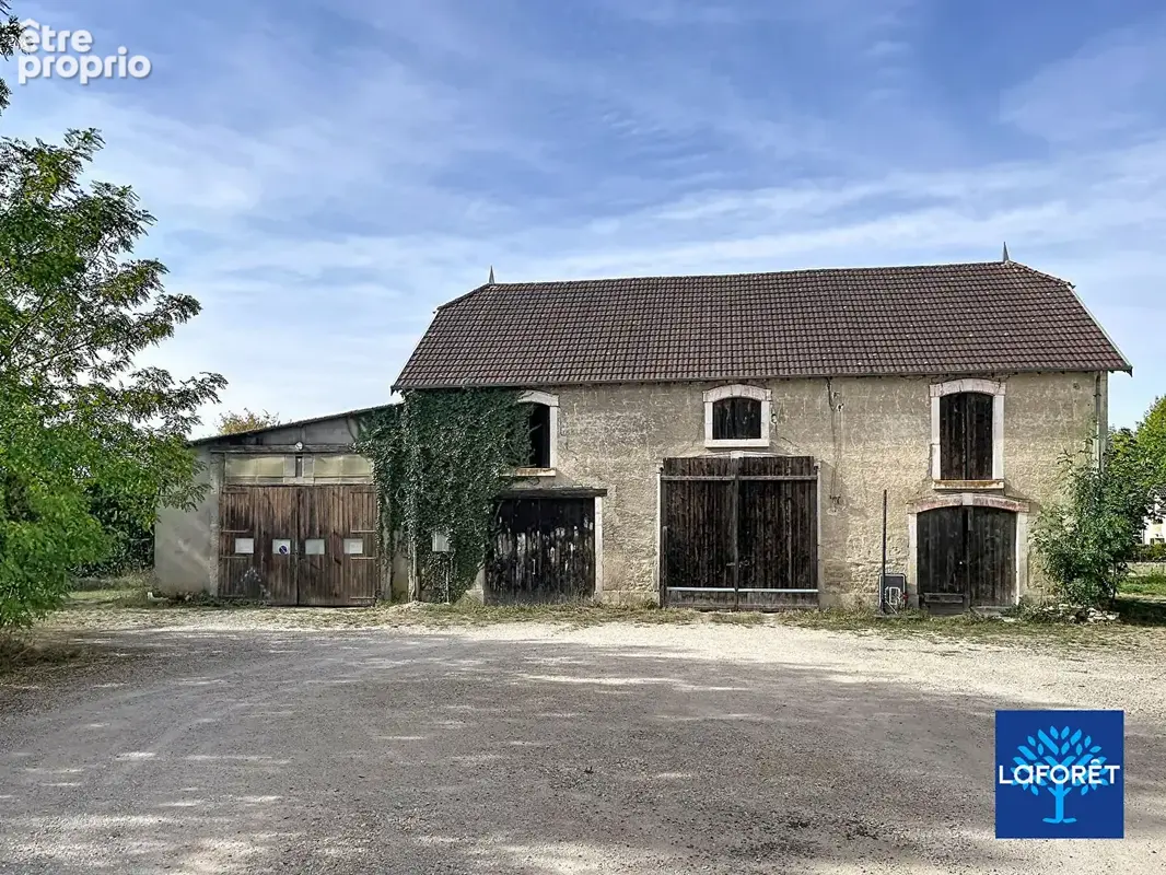 Maison 4 pièces 250 m² · à Diénay · 250 m² · 147 500 €