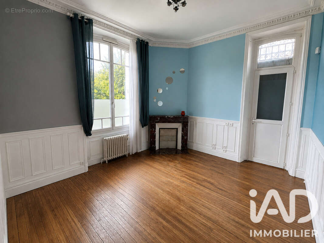 Maison 265 m² à Goussainville  - photo 7