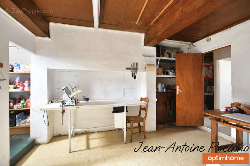 Appartement à SAINTE-FOY-DE-PEYROLIERES