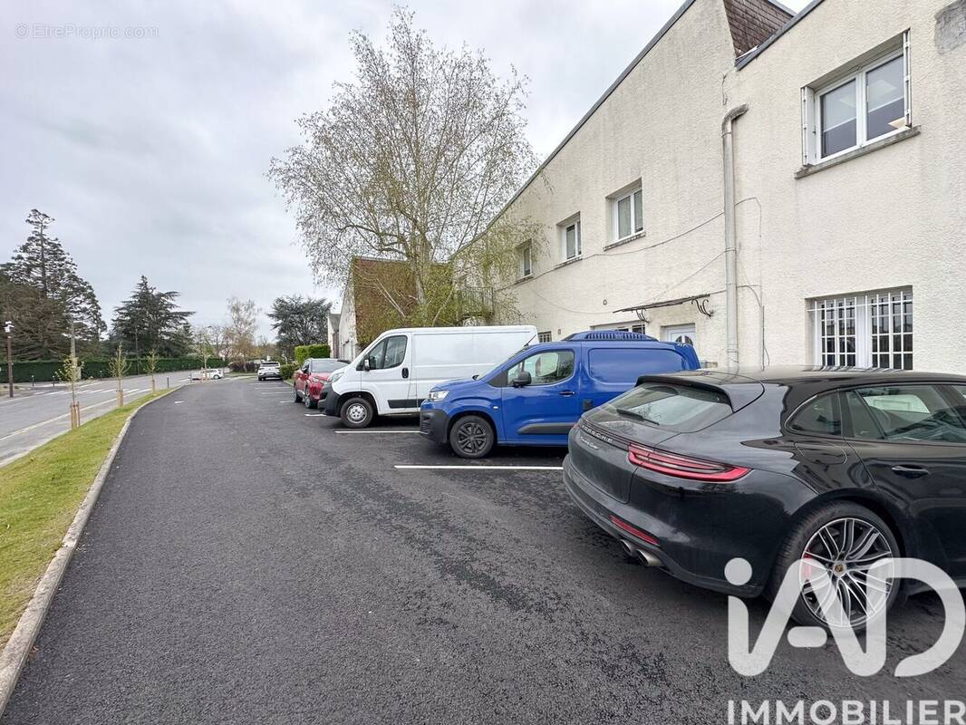 Photo 1 - Commerce à SAINT-PIERRE-LES-NEMOURS
