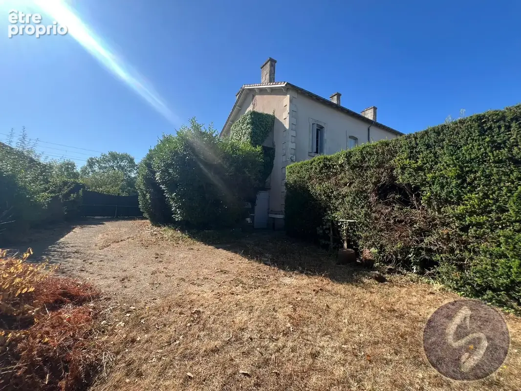 Maison 159 m² à La Creche  - photo 8
