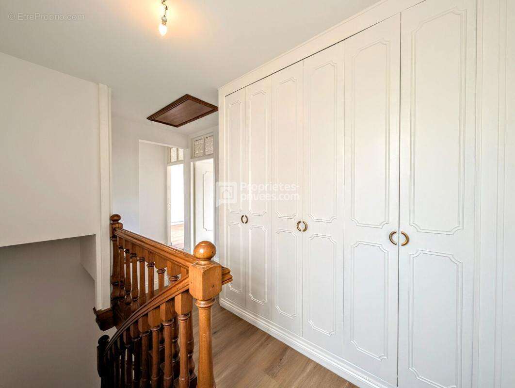 Maison à SAINT-LAURENT-DE-COGNAC