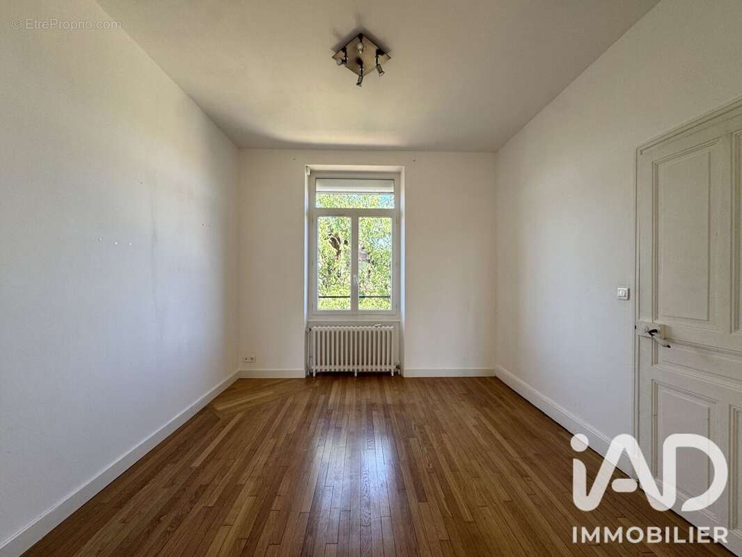 Maison 165 m² à Montlucon  - photo 4