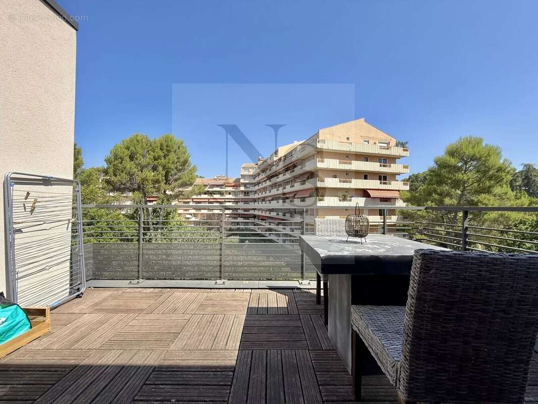 Aix-en-provence / appartement centre-ville dernier étage avec terrasse et garage - photo 3