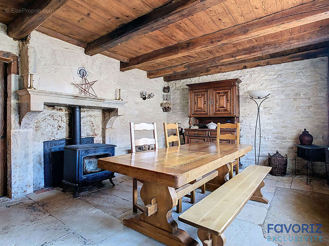 Maison à FONTAINE-FRANCAISE