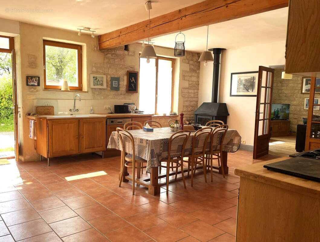 Maison à FONTAINE-CHALENDRAY