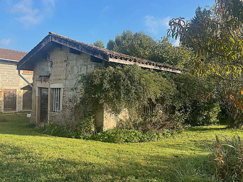 Maison à MOGNENEINS