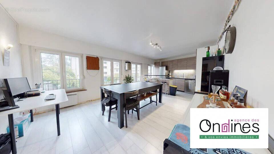 Séjour / Cuisine US - Appartement à HAGUENAU