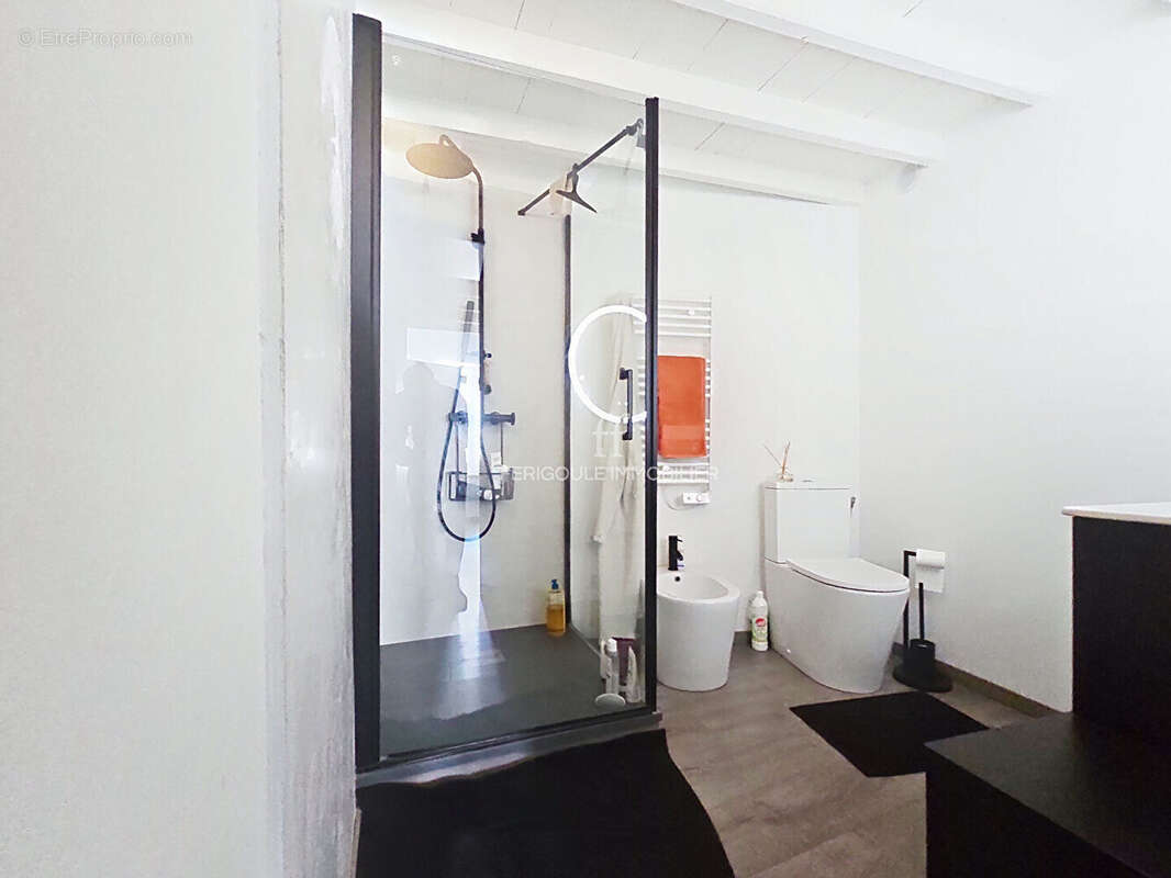 Appartement à VILLENEUVE-LES-AVIGNON