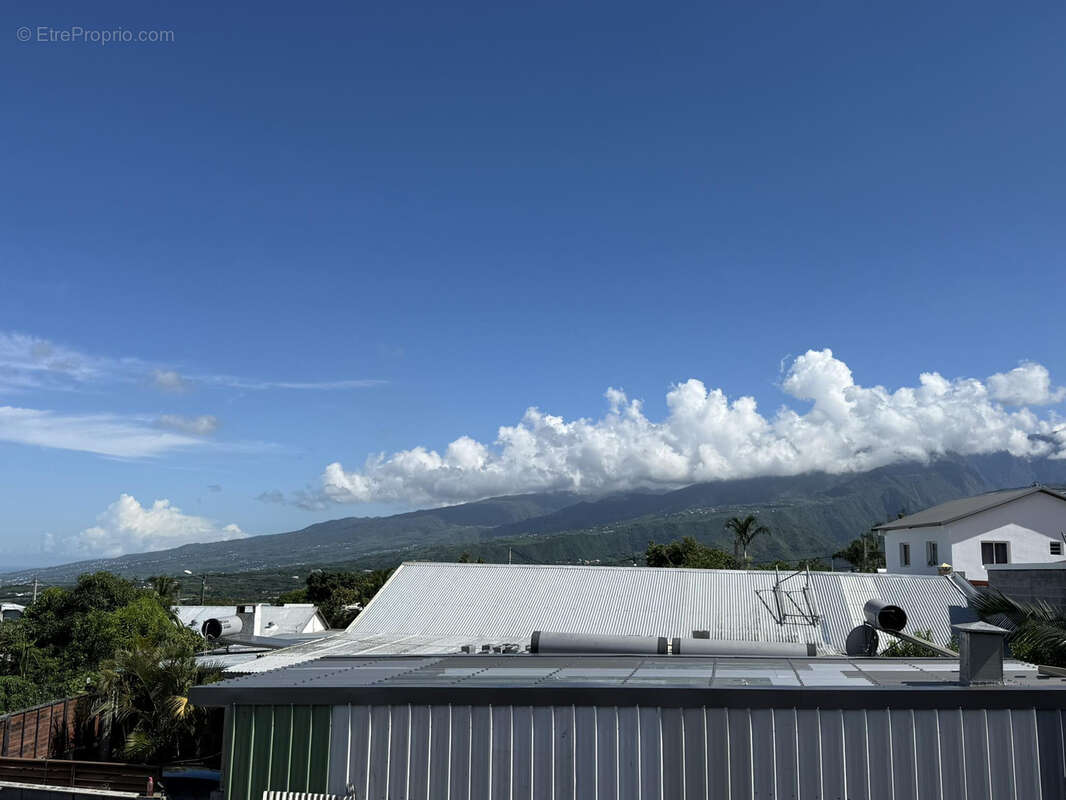 Terrain à LE TAMPON
