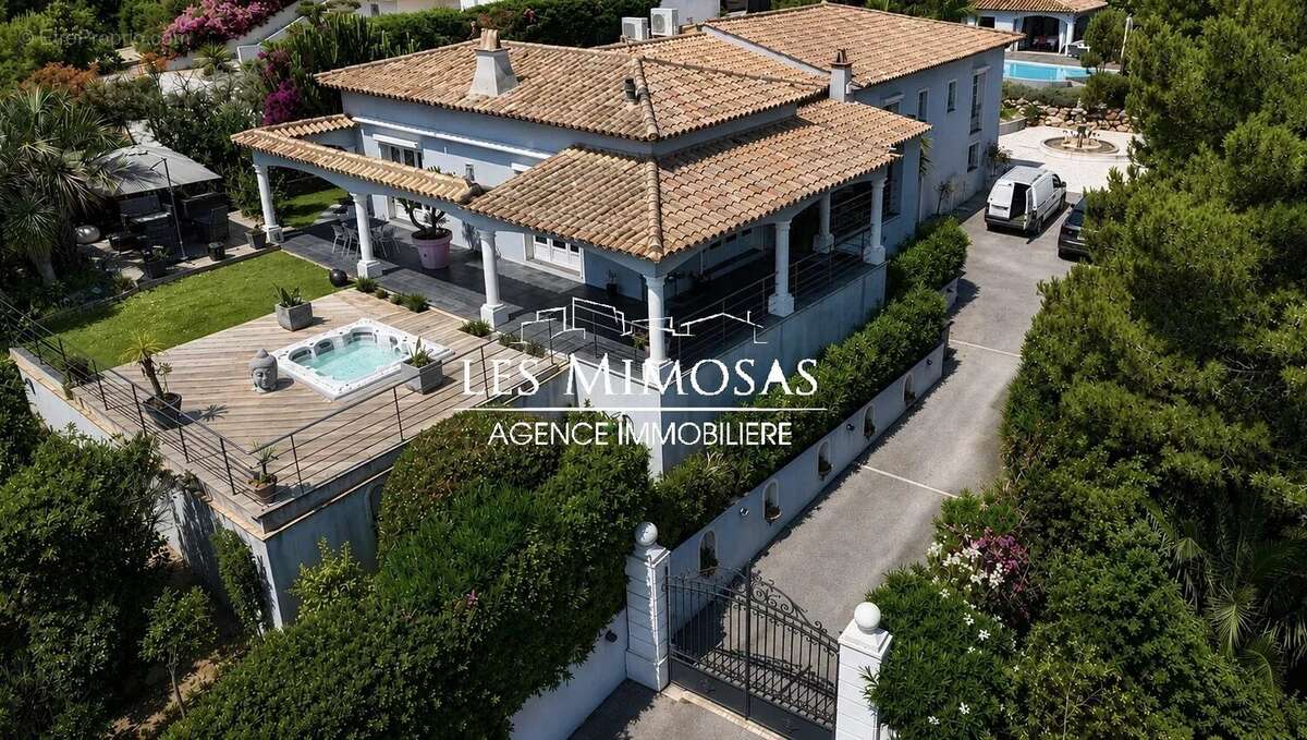 Maison à FREJUS