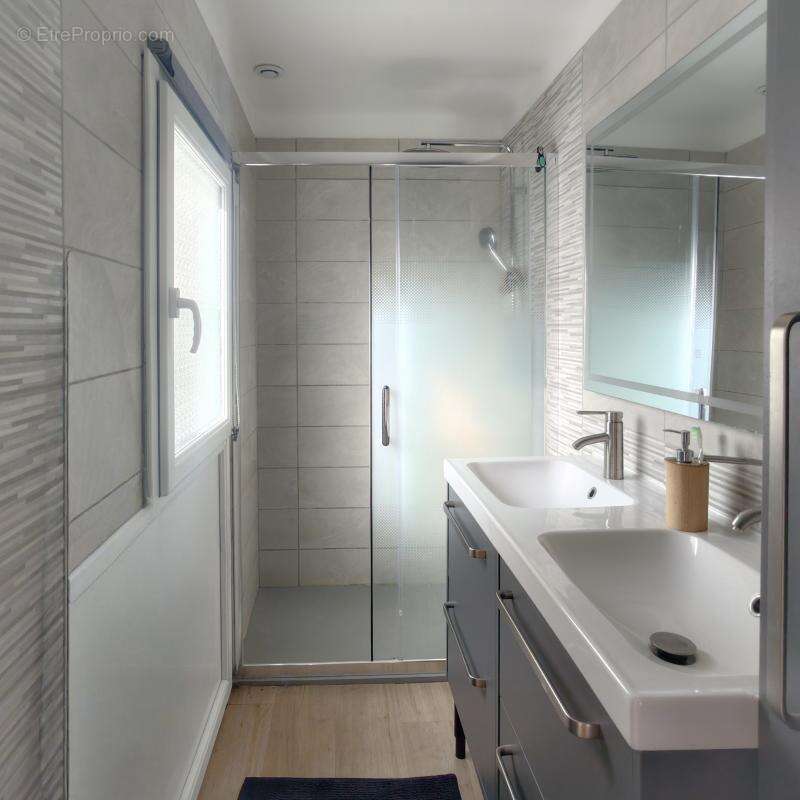 Maison à NEUILLE-PONT-PIERRE