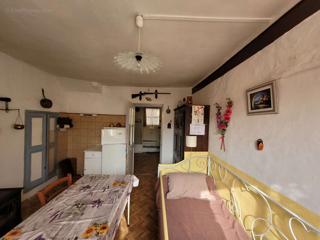 Maison à SAINT-LAURENT-DE-CERDANS