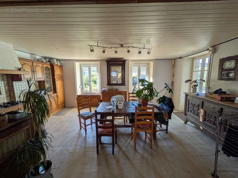 Maison à SAINT-CARADEC-TREGOMEL