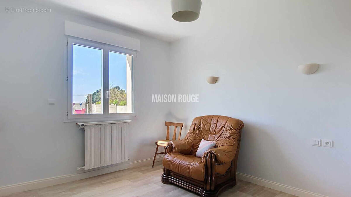 Maison à LA ROCHE-DERRIEN