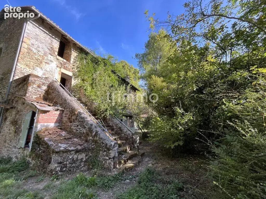 Maison à PIERRE-BUFFIERE