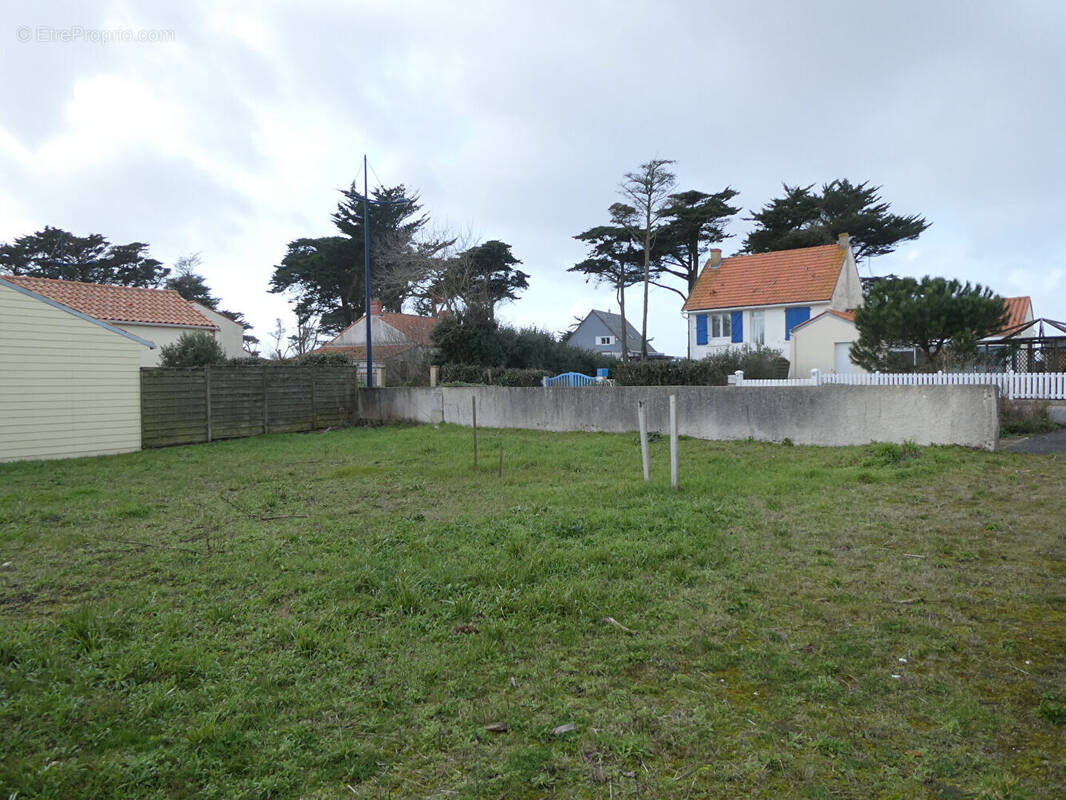 Terrain à LA PLAINE-SUR-MER