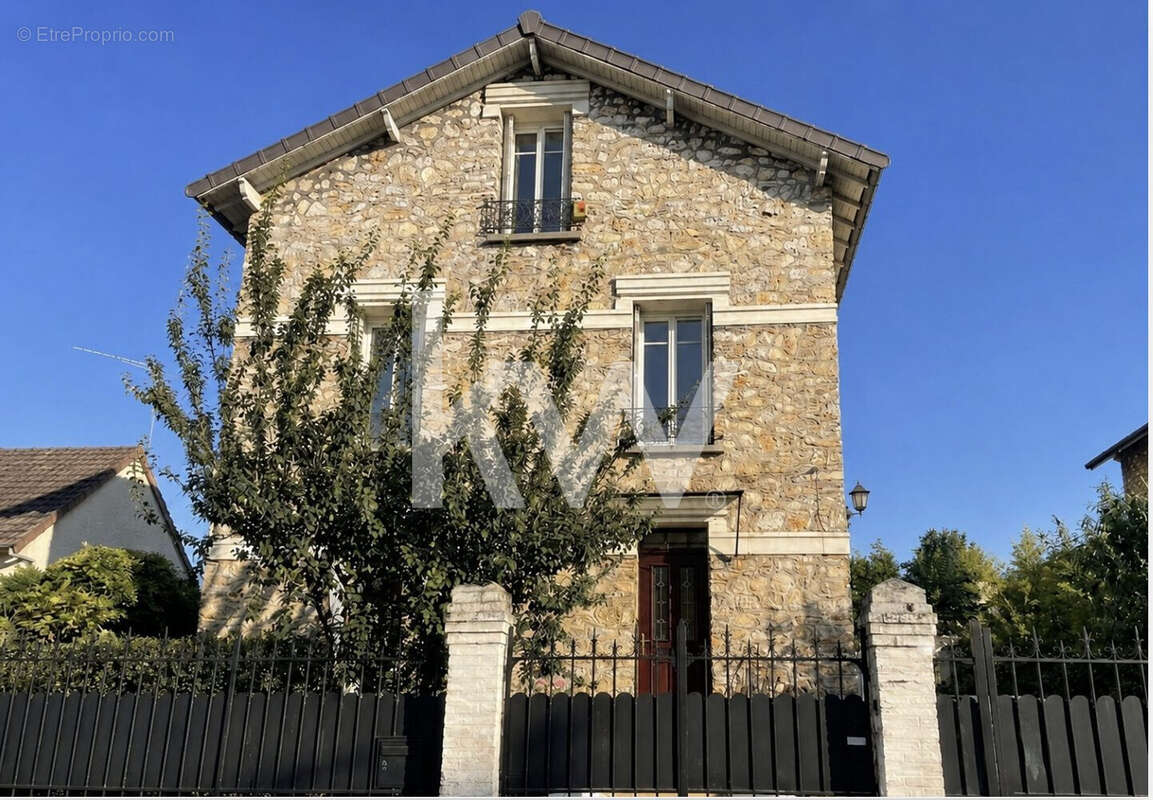Maison 145 m² à Deuil-La-Barre  - photo 2