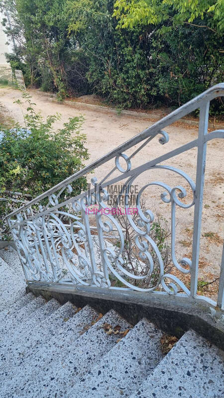 Maison 118 m² à Entraigues-Sur-La-Sorgue  - photo 4
