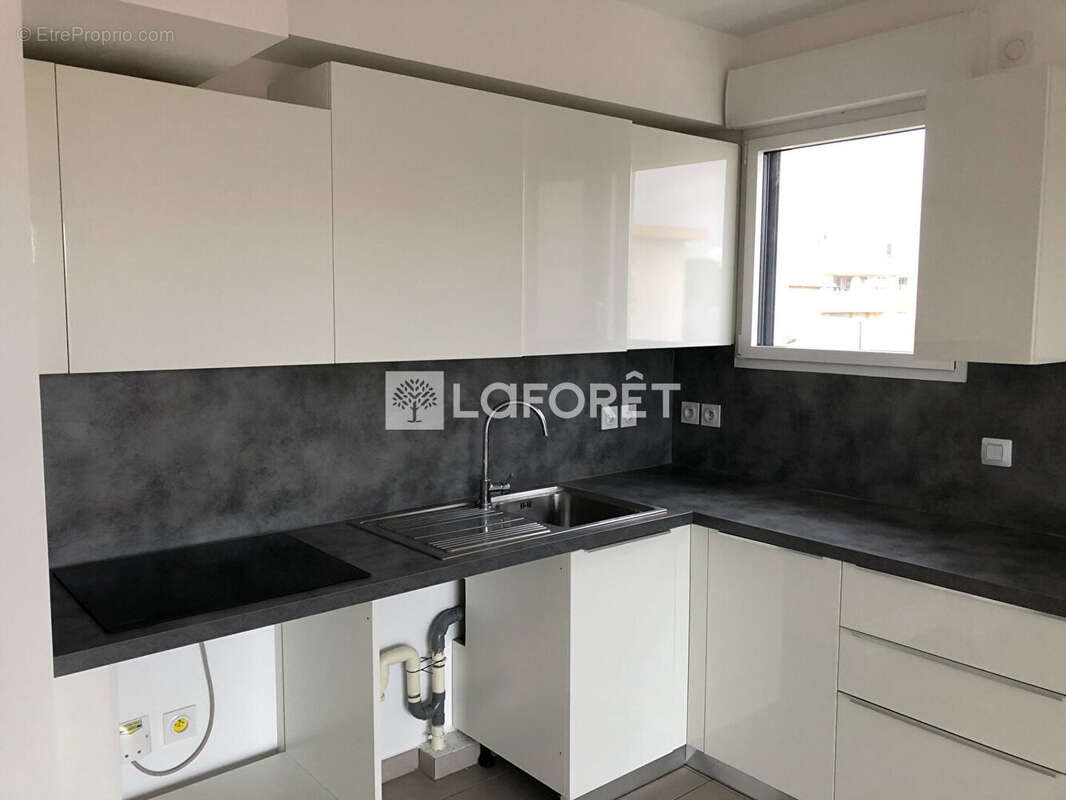 Appartement à SAINT-LAURENT-DU-VAR