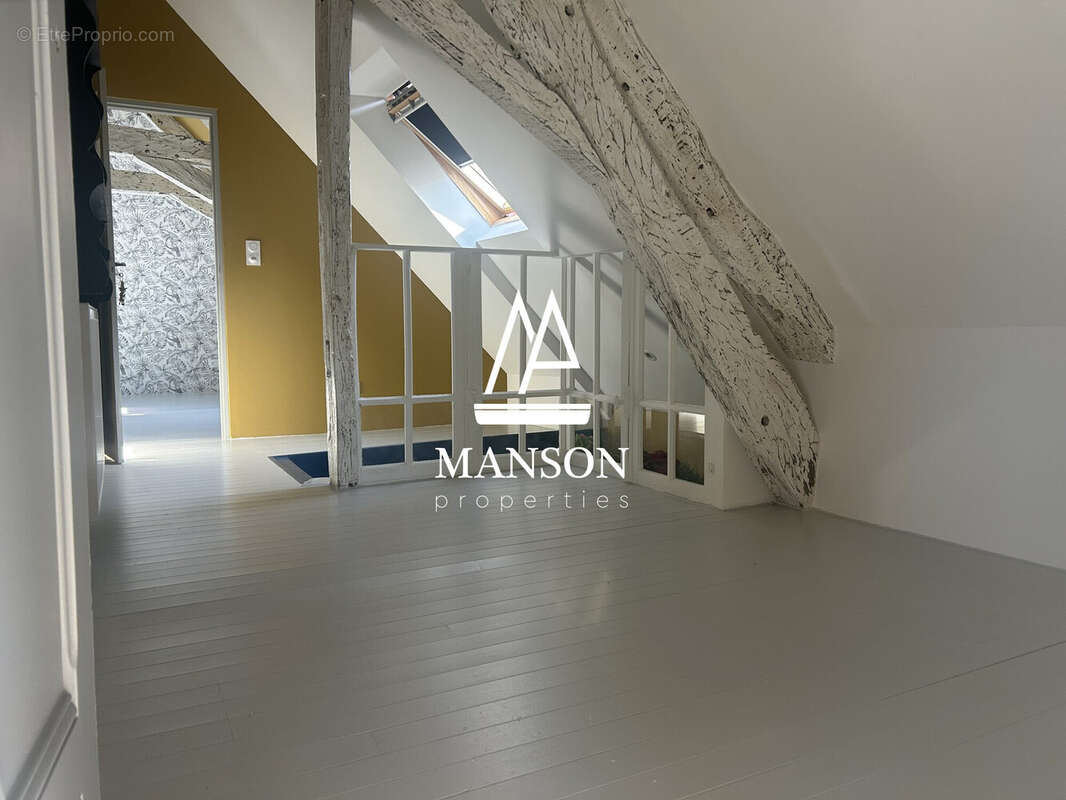 Maison à COMBOURG