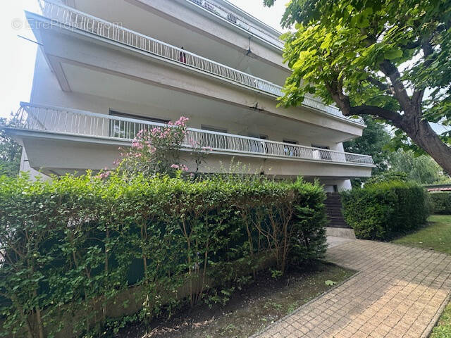 Appartement à SAINT-MAUR-DES-FOSSES