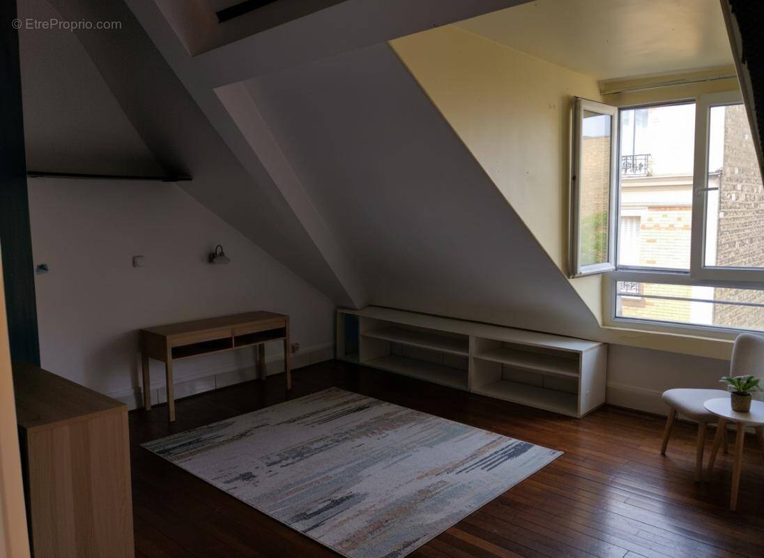 Appartement à PARIS-14E