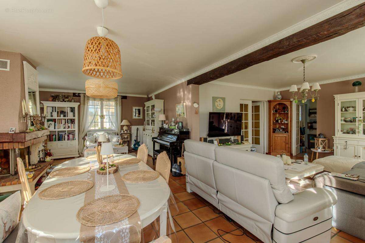 Maison familiale à vendre -  Gaillon Sur Montcient - photo 4