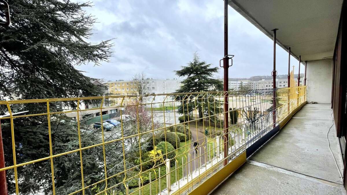 Appartement à SAINT-CYR-L'ECOLE