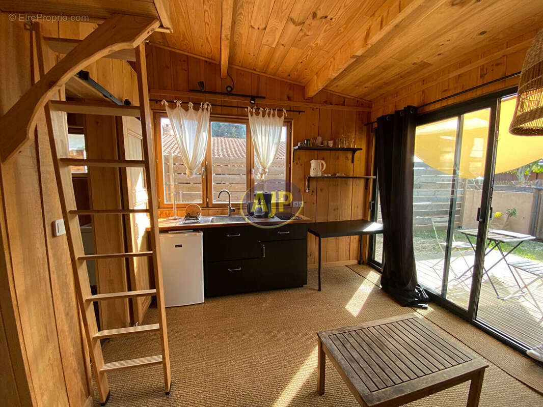 Maison à VENDAYS-MONTALIVET