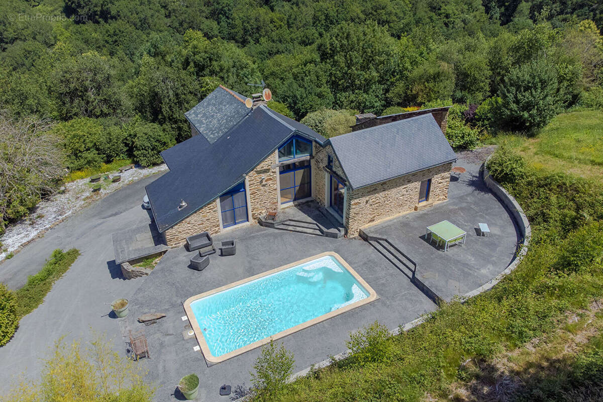Ferme en pierre rénovée, piscine, gîtes indépendants et 6 hectares de nature préservée - photo 12