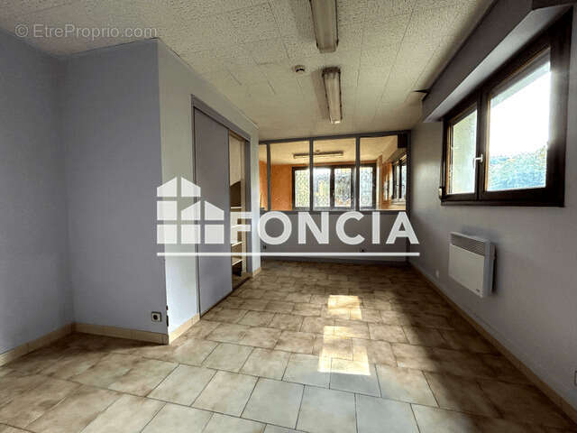 Maison à FONTENAY-LE-VICOMTE