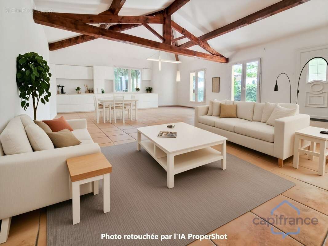 Villa de plain-pied de 156m² avec 6 pièces + une dépendance - Terrain arboré de 1400m² avec Piscine - (34160) - photo 11
