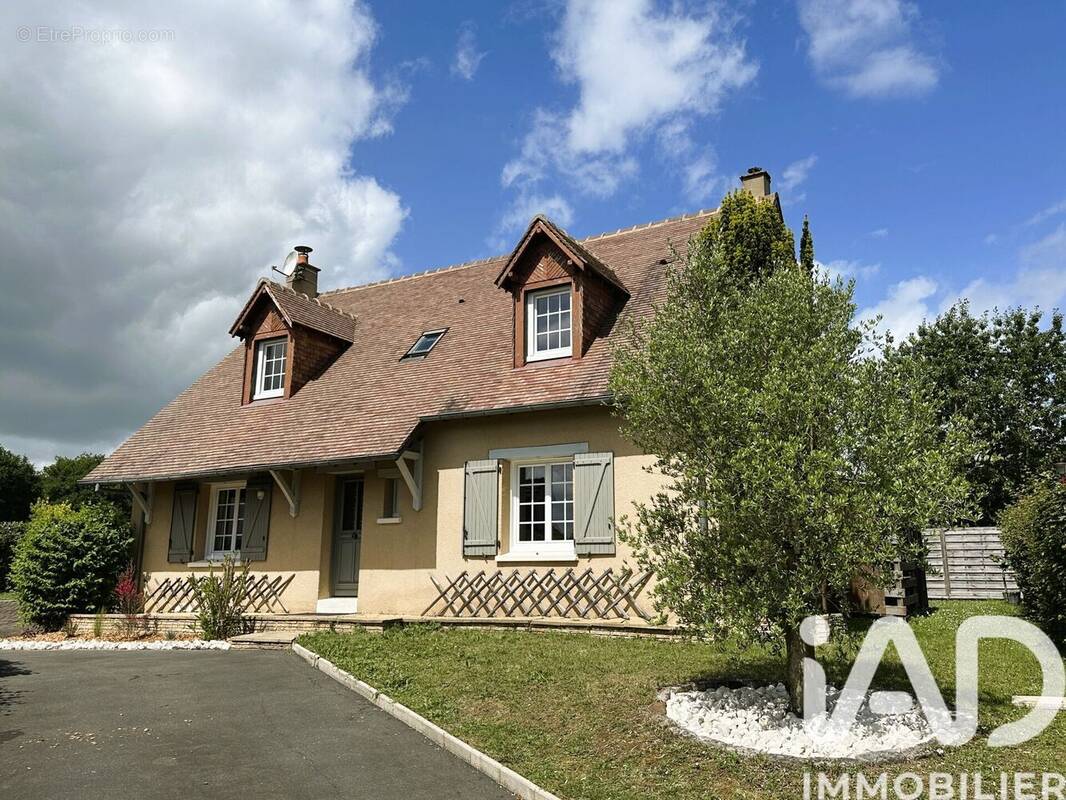 Photo 1 - Maison à PRUILLE-LE-CHETIF
