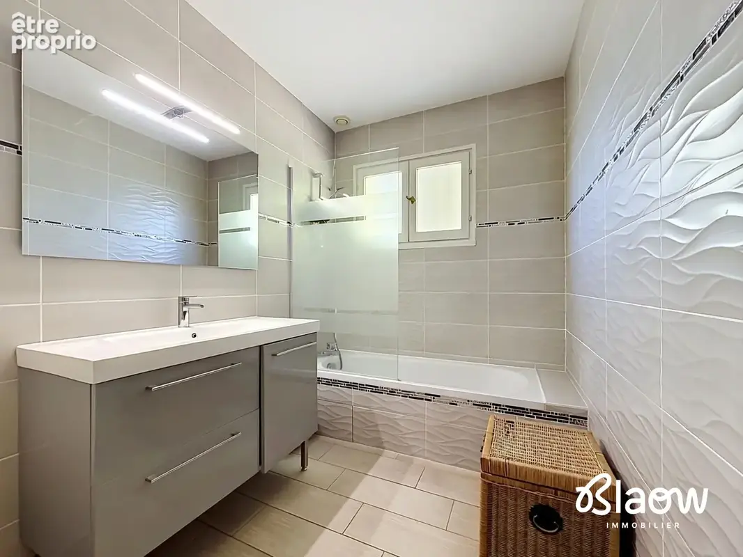 Maison 100 m² à Meyzieu  - photo 5