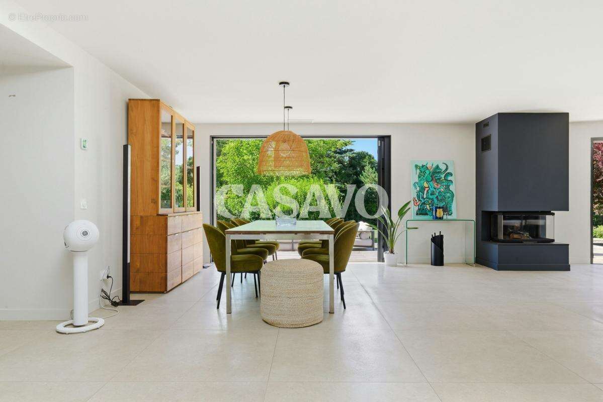 Vente Maison 5 pièces de 180m² - 13760 Saint-Cannat - photo 8