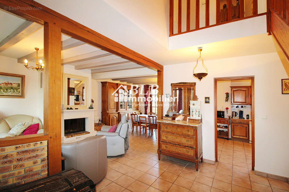 Maison à LE PERRAY-EN-YVELINES