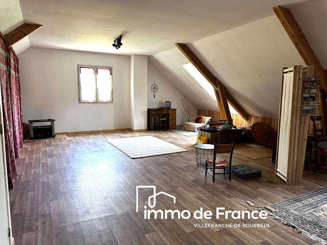 Maison Villefranche De Rouergue 181 m² 3 chambres, sous- sol total sur  4157 m² de terrain - photo 8